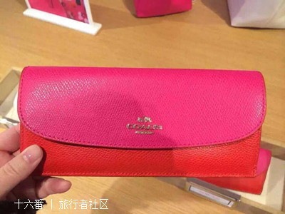 香港旅行购物,有哪些 2000 元左右的品牌包包可